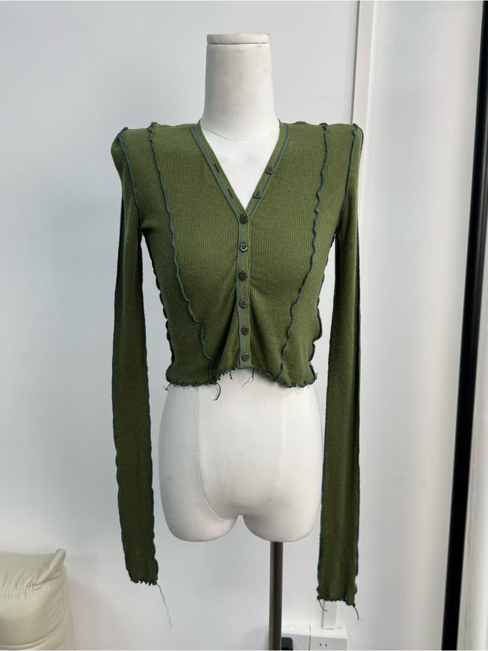 🚩steal Diesel Olive Green Cropped V-Neck Button-Up Cardigan